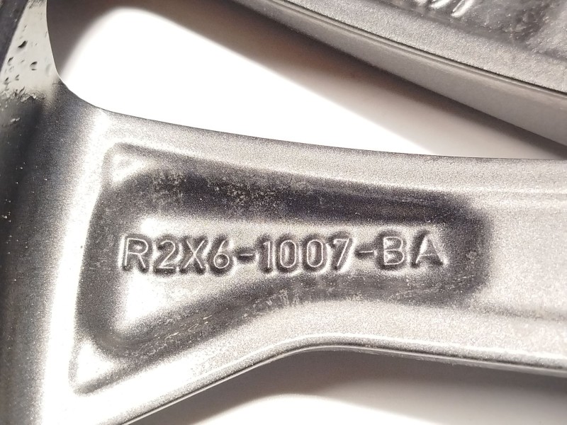 Recambio de llanta para ford tourneo courier 1.0 ecoboost referencia OEM IAM R2X61007BA 2660428 