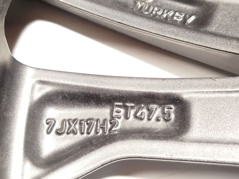 Recambio de llanta para ford tourneo courier 1.0 ecoboost referencia OEM IAM R2X61007BA 2660428 