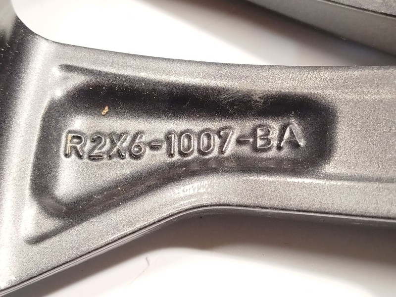 Recambio de llanta para ford tourneo courier 1.0 ecoboost referencia OEM IAM R2X61007BA 2660428 