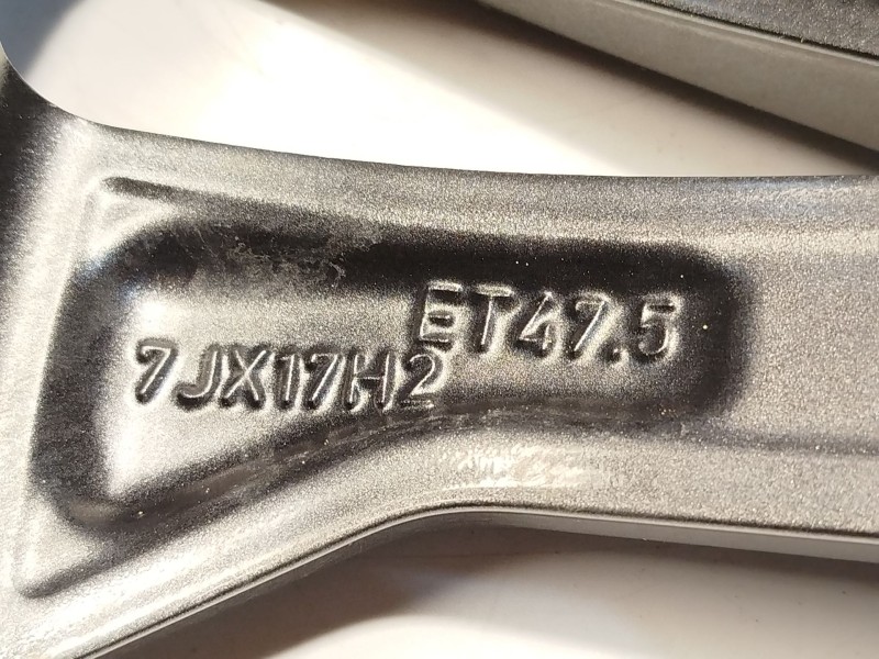 Recambio de llanta para ford tourneo courier 1.0 ecoboost referencia OEM IAM R2X61007BA 2660428 