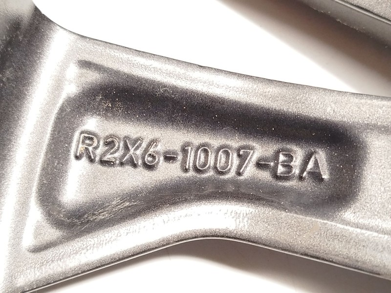 Recambio de llanta para ford tourneo courier 1.0 ecoboost referencia OEM IAM R2X61007BA 2660428 