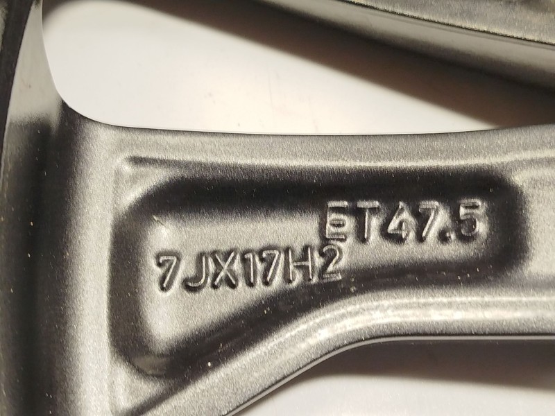 Recambio de llanta para ford tourneo courier 1.0 ecoboost referencia OEM IAM R2X61007BA 2660428 