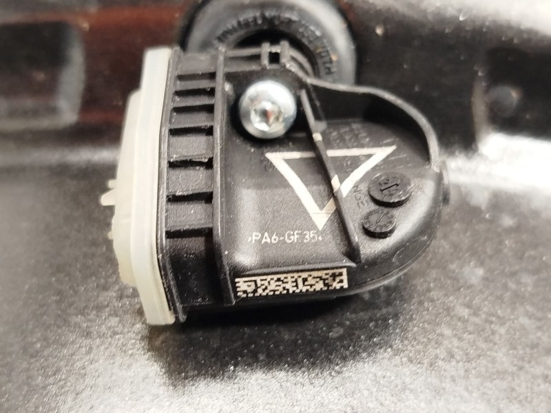 Recambio de llanta para ford tourneo courier 1.0 ecoboost referencia OEM IAM R2X61007BA 2660428 