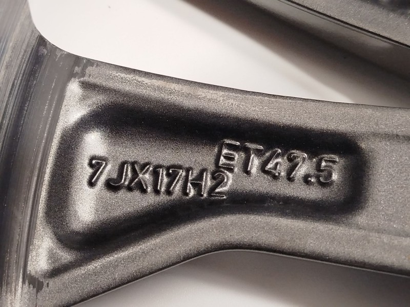 Recambio de llanta para ford tourneo courier 1.0 ecoboost referencia OEM IAM R2X61007BA 2660428 