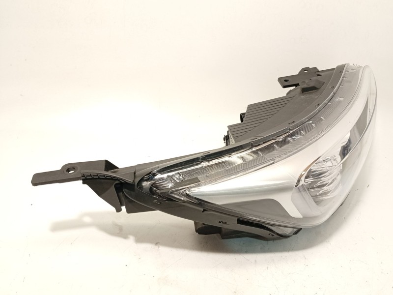 Recambio de faro derecho para kia stonic (yb) 1.0 t-gdi eco-dynamics+ referencia OEM IAM 92102H8500  