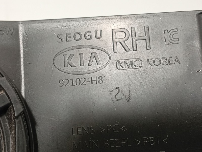 Recambio de faro derecho para kia stonic (yb) 1.0 t-gdi eco-dynamics+ referencia OEM IAM 92102H8500  