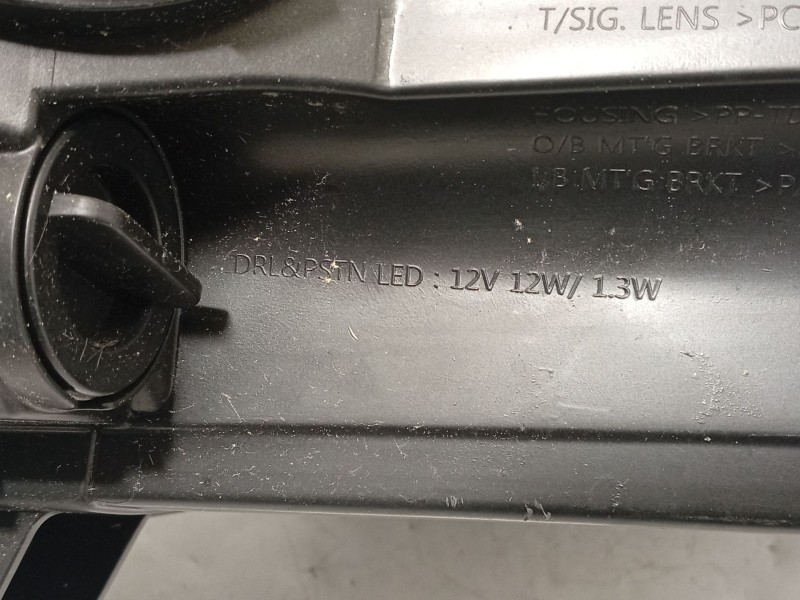 Recambio de faro derecho para kia stonic (yb) 1.0 t-gdi eco-dynamics+ referencia OEM IAM 92102H8500  