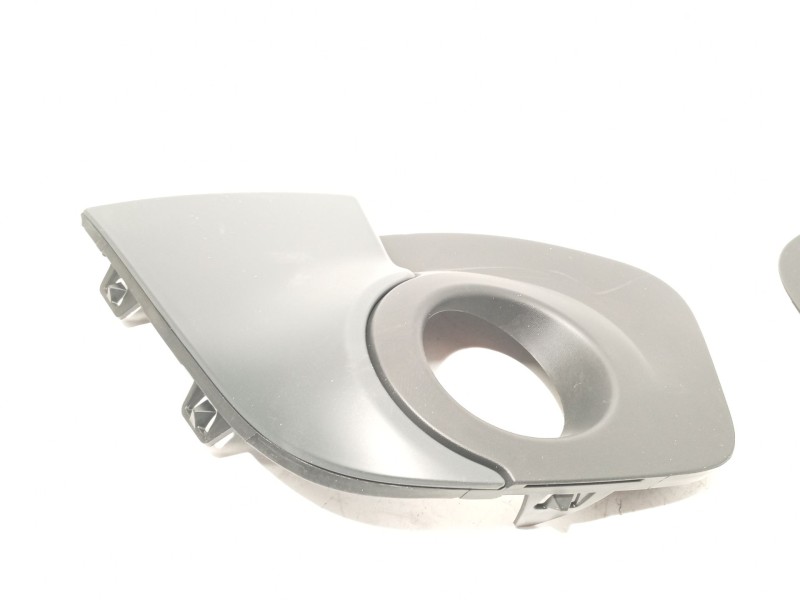 Recambio de rejilla paragolpes delantero para renault twingo ii (cn0_) 1.2 16v (cn0k, cn0v) referencia OEM IAM 7701209604  