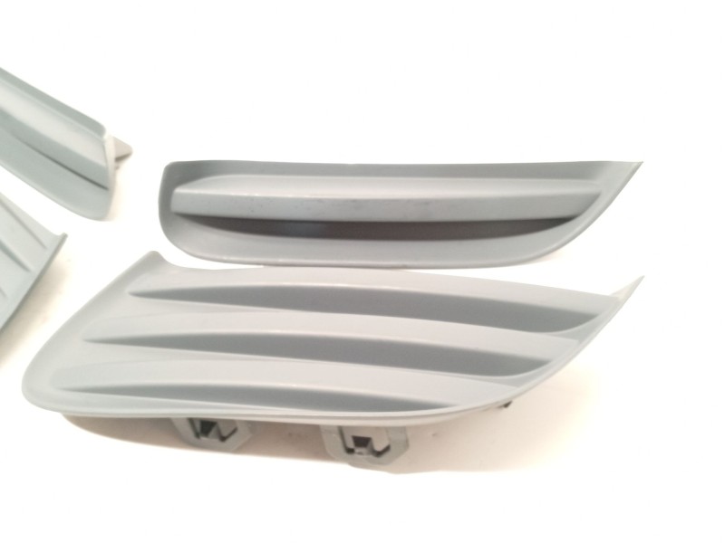 Recambio de molduras delanteras para renault clio iv grandtour (kh_) 1.2 tce 120 (khm0) referencia OEM IAM 620728875R  