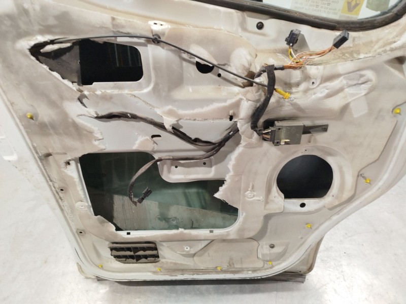 Recambio de puerta delantera izquierda para renault trafic ii furgoneta (fl) 1.9 dci 100 (fl0c) referencia OEM IAM   