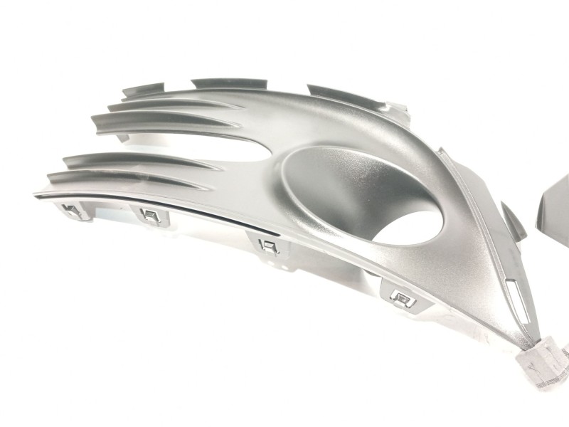 Recambio de rejilla paragolpes delantero para renault grand scénic iii (jz0/1_) 1.5 dci referencia OEM IAM 261525279R  