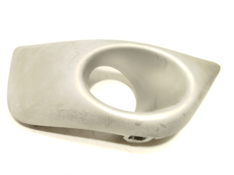 Recambio de rejilla paragolpes delantero para dacia sandero ii 1.5 dci referencia OEM IAM 261A20107R  