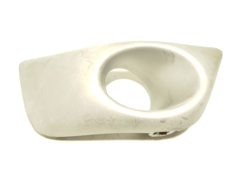 Recambio de rejilla paragolpes delantero para dacia sandero ii 1.5 dci referencia OEM IAM 261A20107R  