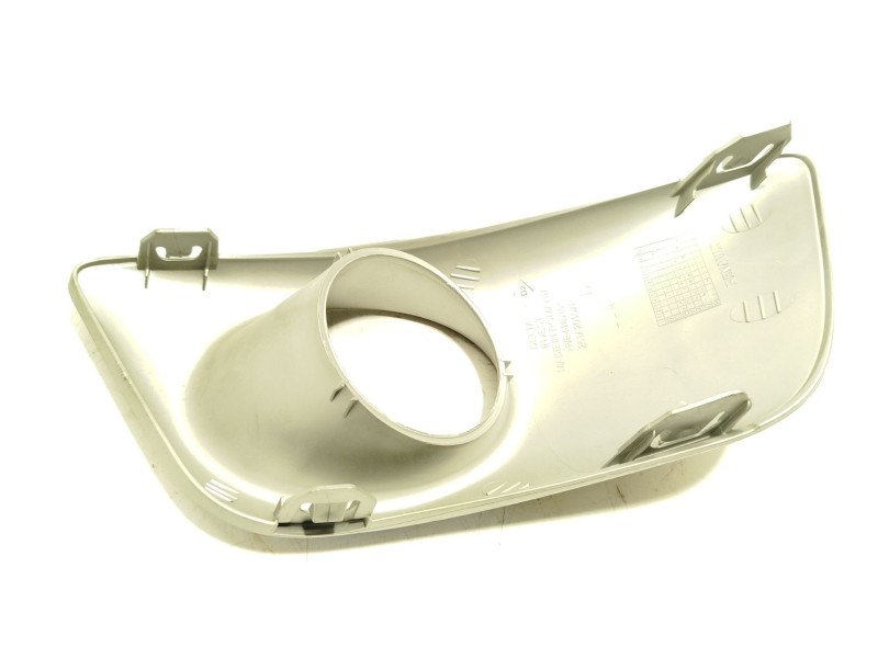 Recambio de rejilla paragolpes delantero para dacia sandero ii 1.5 dci referencia OEM IAM 261A20107R  