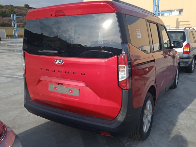 ford tourneo courier del año 2024