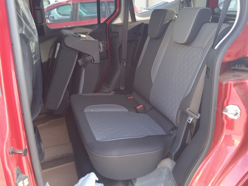 ford tourneo courier del año 2024