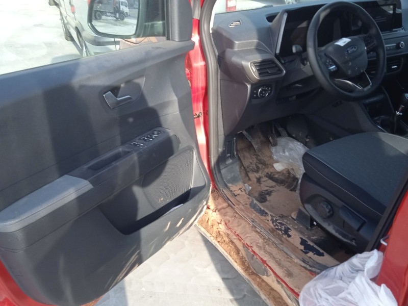 ford tourneo courier del año 2024