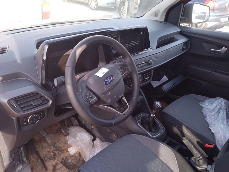 ford tourneo courier del año 2024