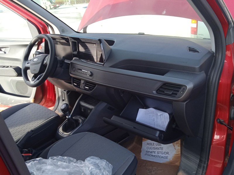 ford tourneo courier del año 2024