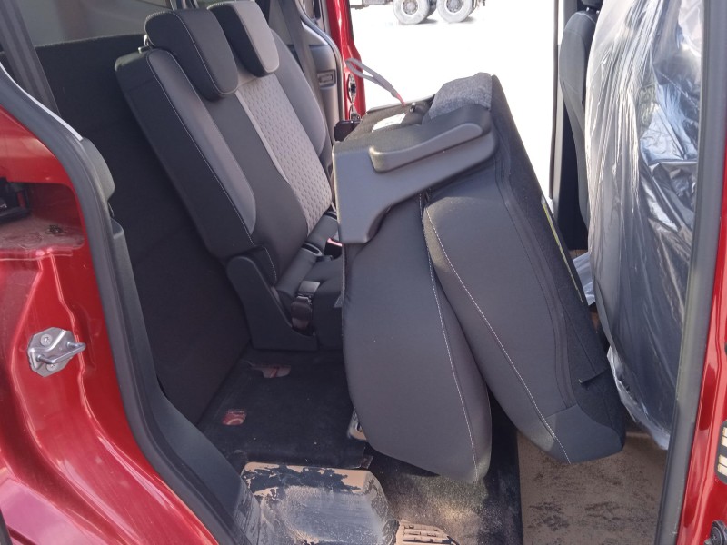 ford tourneo courier del año 2024