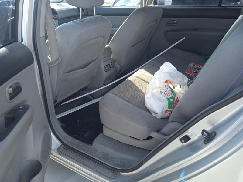 kia carens iii monospace (un) del año 2009