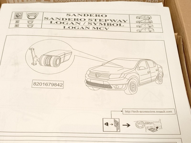 Recambio de apoyabrazos central para dacia sandero ii (b8_) 1.5 dci referencia OEM IAM 8201679842  