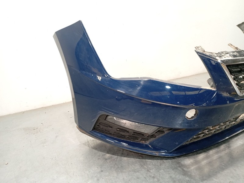 Recambio de paragolpes delantero para seat leon (5f1) 1.4 tgi referencia OEM IAM 5F0807221R 5F0807221RGRU 