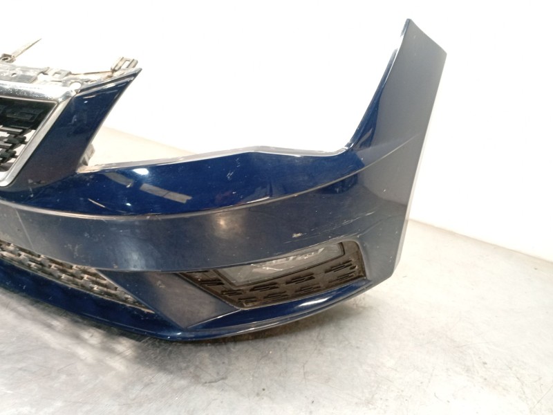 Recambio de paragolpes delantero para seat leon (5f1) 1.4 tgi referencia OEM IAM 5F0807221R 5F0807221RGRU 