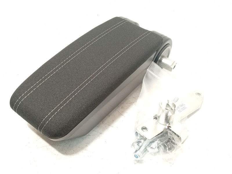 Recambio de apoyabrazos central para dacia sandero ii (b8_) 1.5 dci referencia OEM IAM 8201679842  