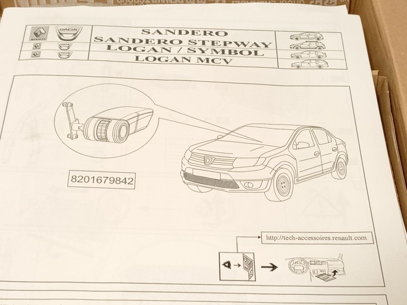 Recambio de apoyabrazos central para dacia sandero ii (b8_) 1.5 dci referencia OEM IAM 8201679842  