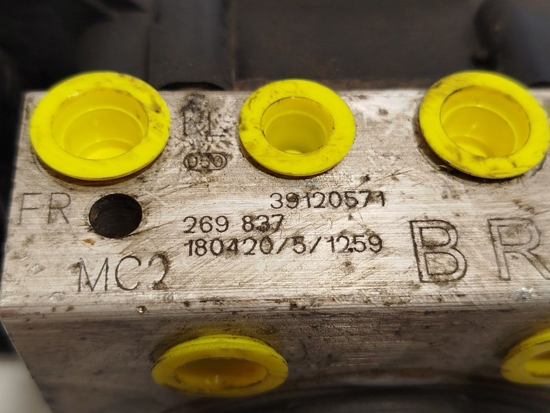 Recambio de abs para opel astra k sports tourer selective referencia OEM IAM 39120571 2265106455 269837