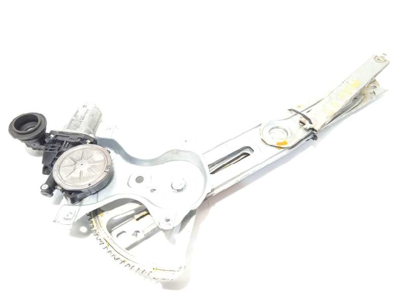 ELEVALUNAS DELANTERO DERECHO 857100D100 973582101