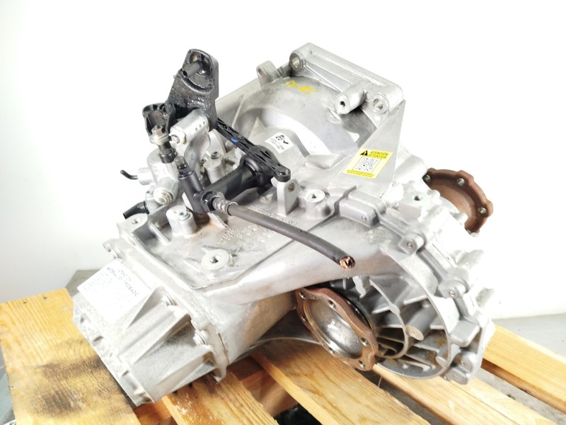 Recambio de caja cambios para volkswagen t-roc (a11, d11) 1.0 tsi referencia OEM IAM UTV 0AJ300044B FM6AJ025