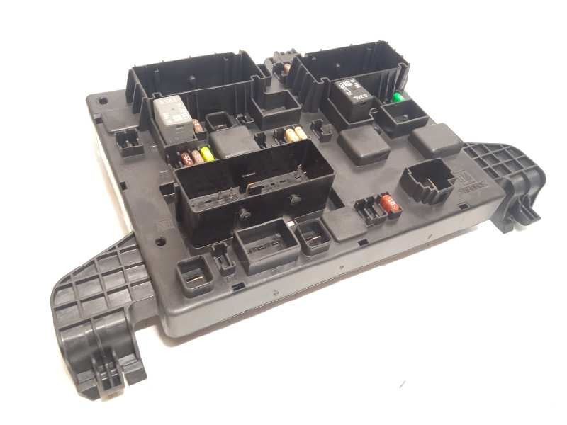 CAJA RELES / FUSIBLES 13343950 365927271