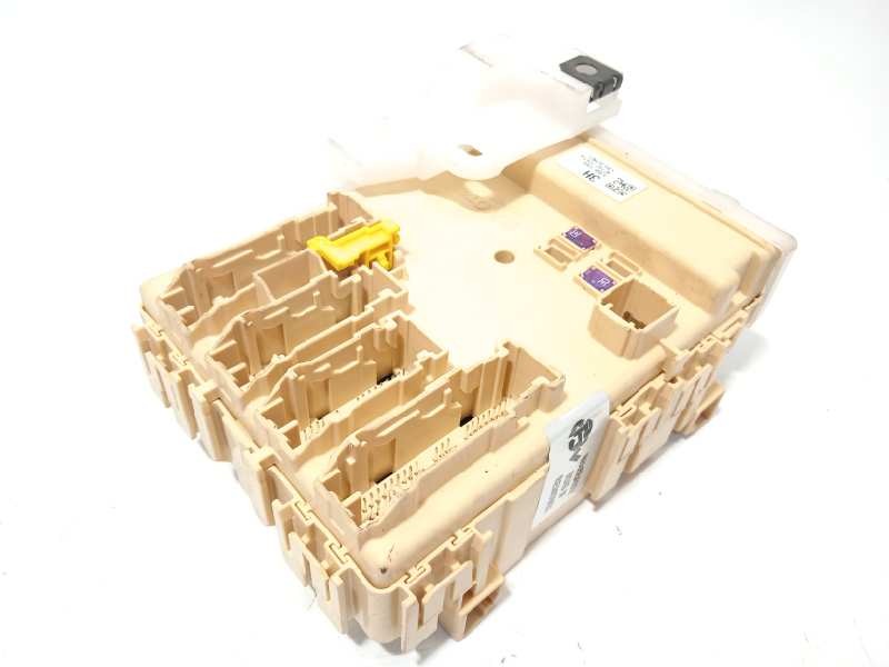 CAJA RELES / FUSIBLES 8273012X70A 