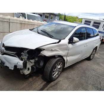 TOYOTA AURIS TOURING SPORTS (E18)