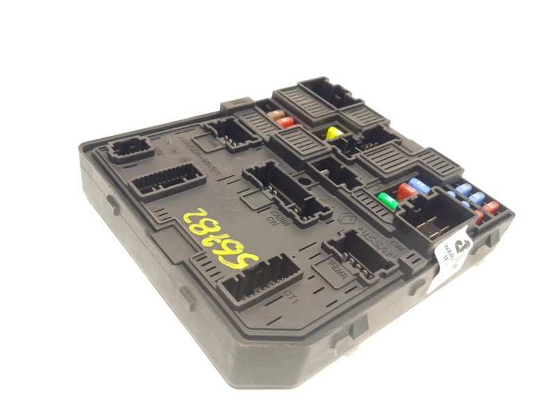 CAJA RELES / FUSIBLES 284B75NA1A 5CH811F02