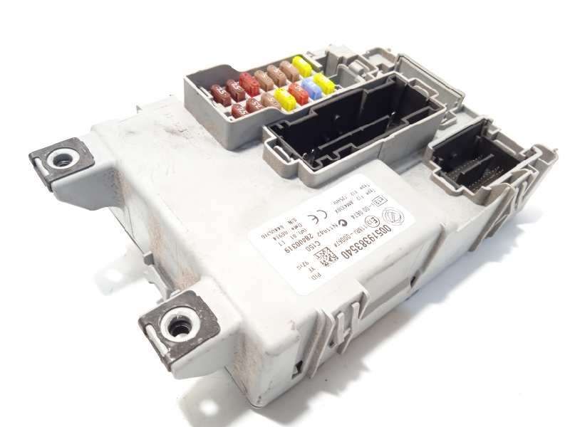 CAJA RELES / FUSIBLES 00519383540 51938354 