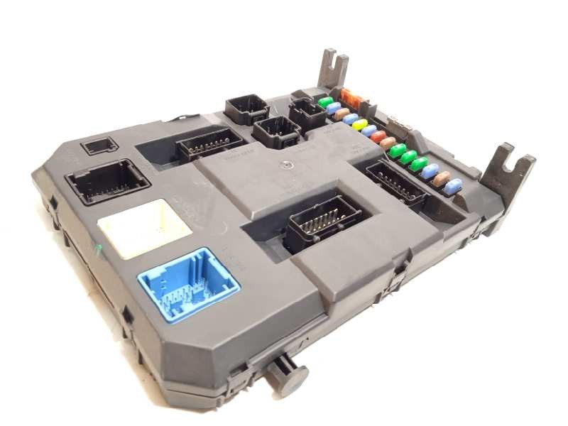 CAJA RELES / FUSIBLES 9666952280 1663371380 