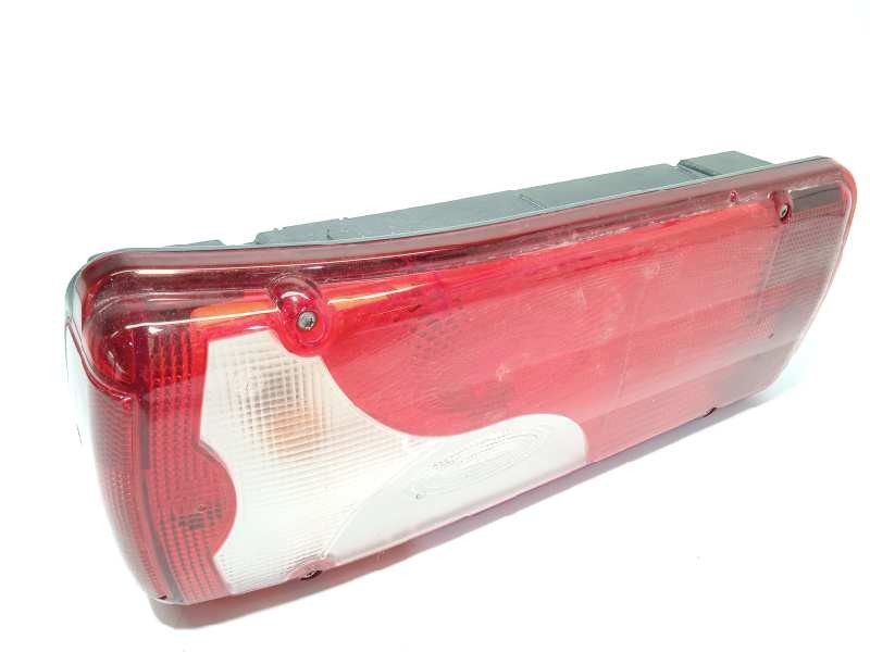 PILOTO TRASERO IZQUIERDO A9068200464 