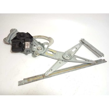 ELEVALUNAS DELANTERO DERECHO 807300011R 