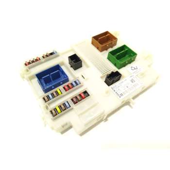 CAJA RELES / FUSIBLES 31327995 BG9T14C256HA 