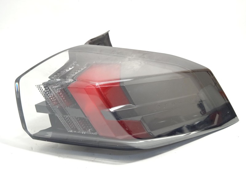 PILOTO TRASERO DERECHO 9838190480 