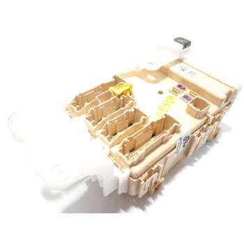CAJA RELES / FUSIBLES 8273012X70A 