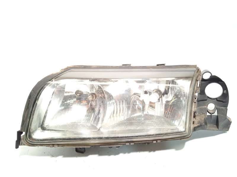 FARO IZQUIERDO 8693557 
