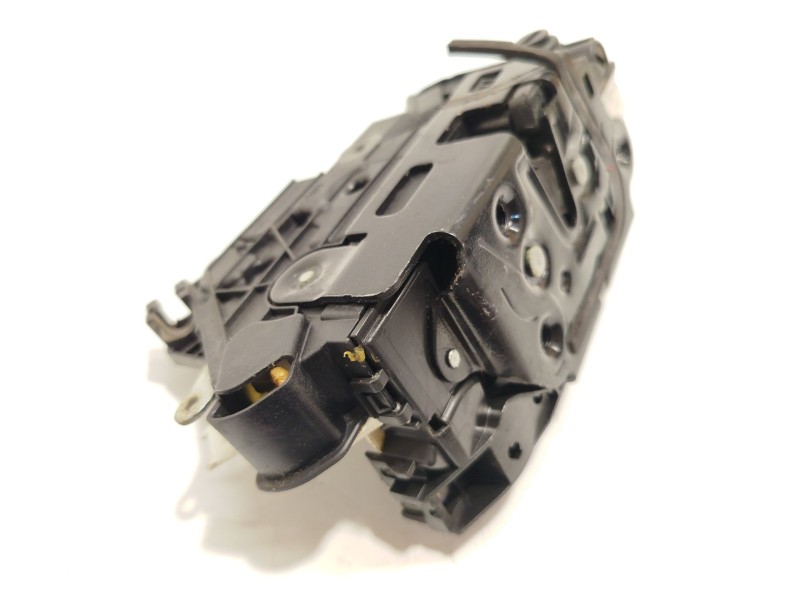 CERRADURA PUERTA TRASERA DERECHA 5N0839016D 