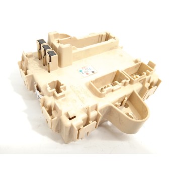 CAJA RELES / FUSIBLES 8267048060 