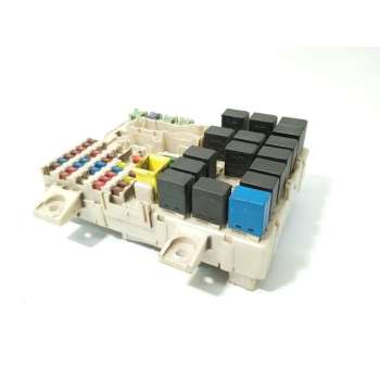 CAJA RELES / FUSIBLES 8565A174 