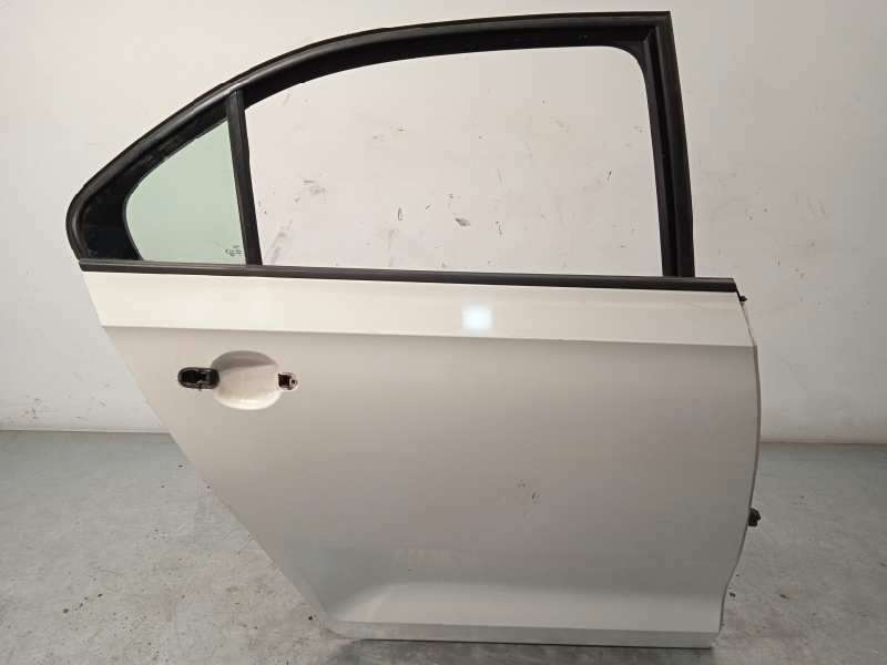 PUERTA TRASERA DERECHA 5JA833052C 