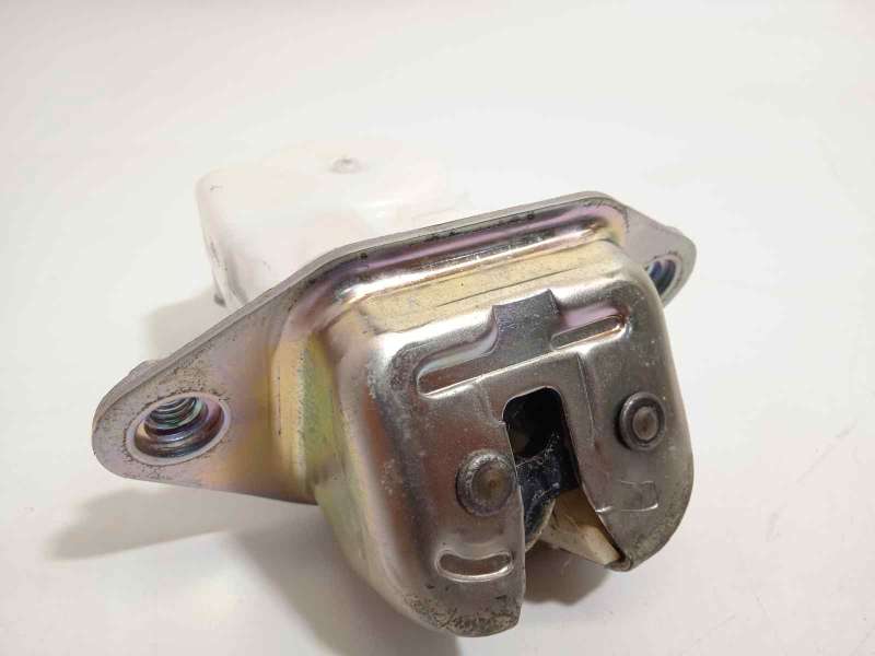 CERRADURA MALETERO / PORTON 63032FG101 